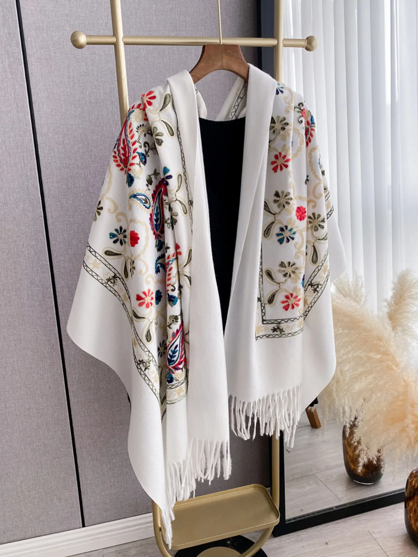 Boho Style Plants Embroidery Double Sided Paisley Print Scarf, Boho Shawl Wrap, Casual Soft Warm Fringe Trim Shawl for Women & Men, Fashion Accessories for Daily Wear