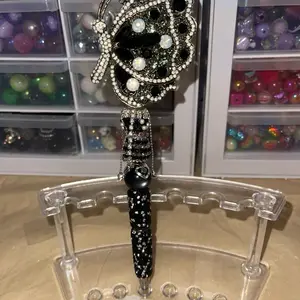 Luxury Bling Butterfly Pen with Rhinestones Refillable Statement Pen for Elegant Writing