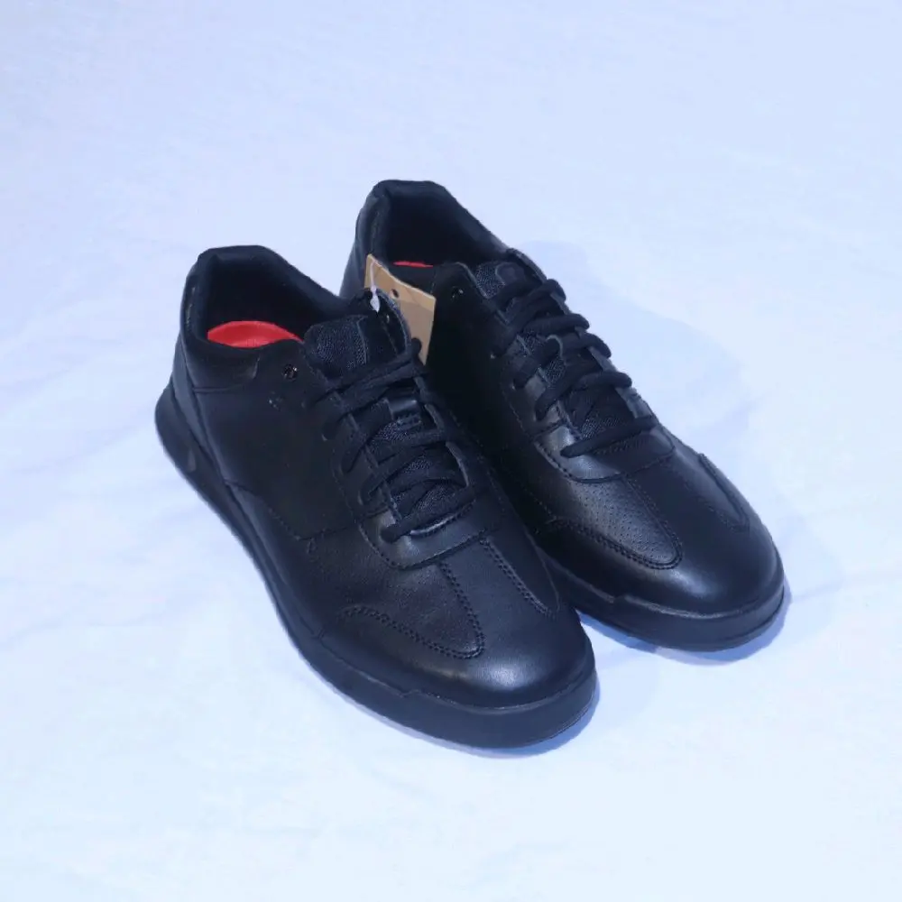 Black shoes for crew mens