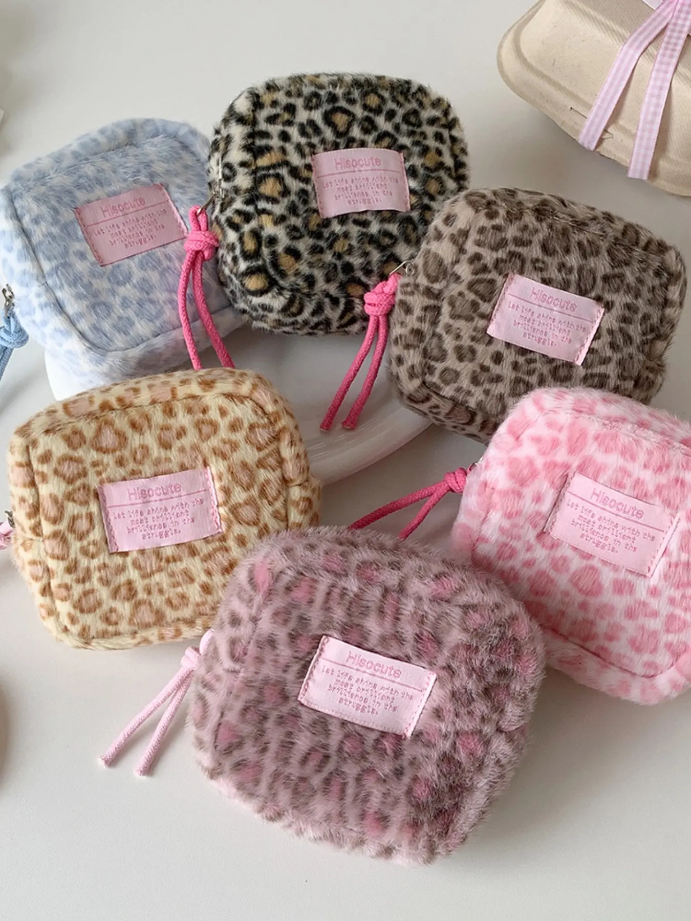 Compact Leopard Print Plush Coin Purse, Small Makeup Bag, Cosmetic Storage Bag, Cosmetic Pouch & Sanitary Pad Organizer, Aesthetic Zippered Wallet for Small Handbags, Makeup Travel Organizer, Makeup Organizer Pouches