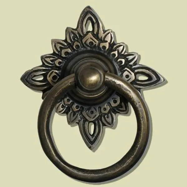 Gado Gado Hardware HRP5010 Ring Pull with Carved Filigree Star Backplate- Small