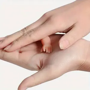1 pc Spooky Magic Trick Hand for Adults, Perfect for Pranks, Parties & Halloween, Prank Gag Gift, Add Frightful Fun to Your Celebrations