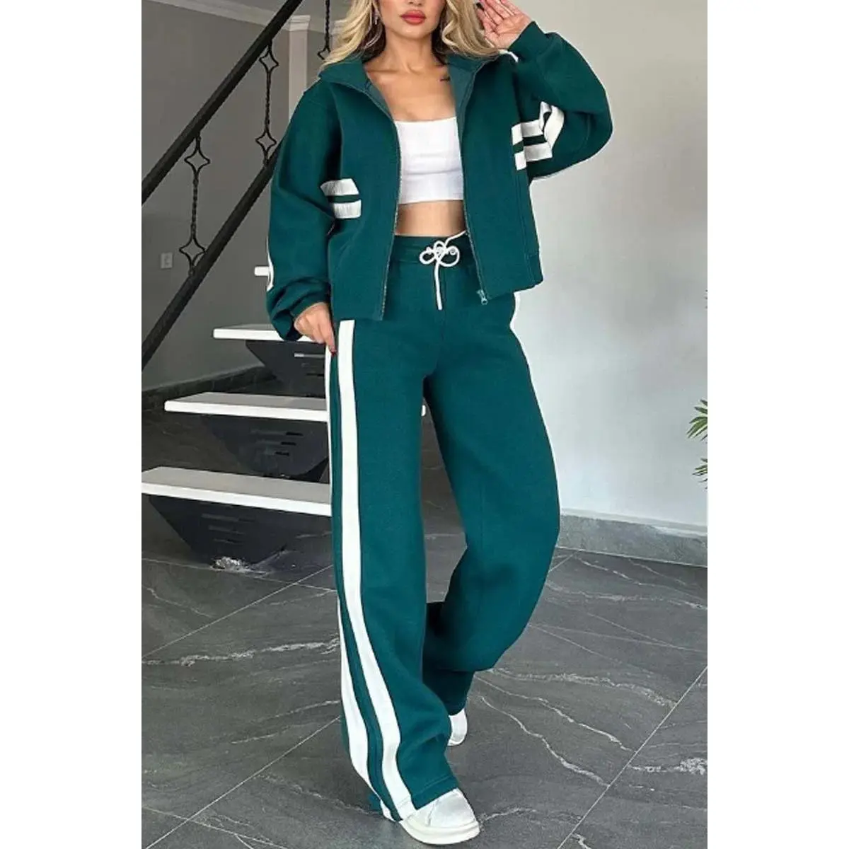 Women's Sweatsuit Set, 2-Piece Casual Striped Active Wear with Zip-Up Sports Outerwear, Loose Fit Plus Size Fashion Streetwear, Tracksuit Set