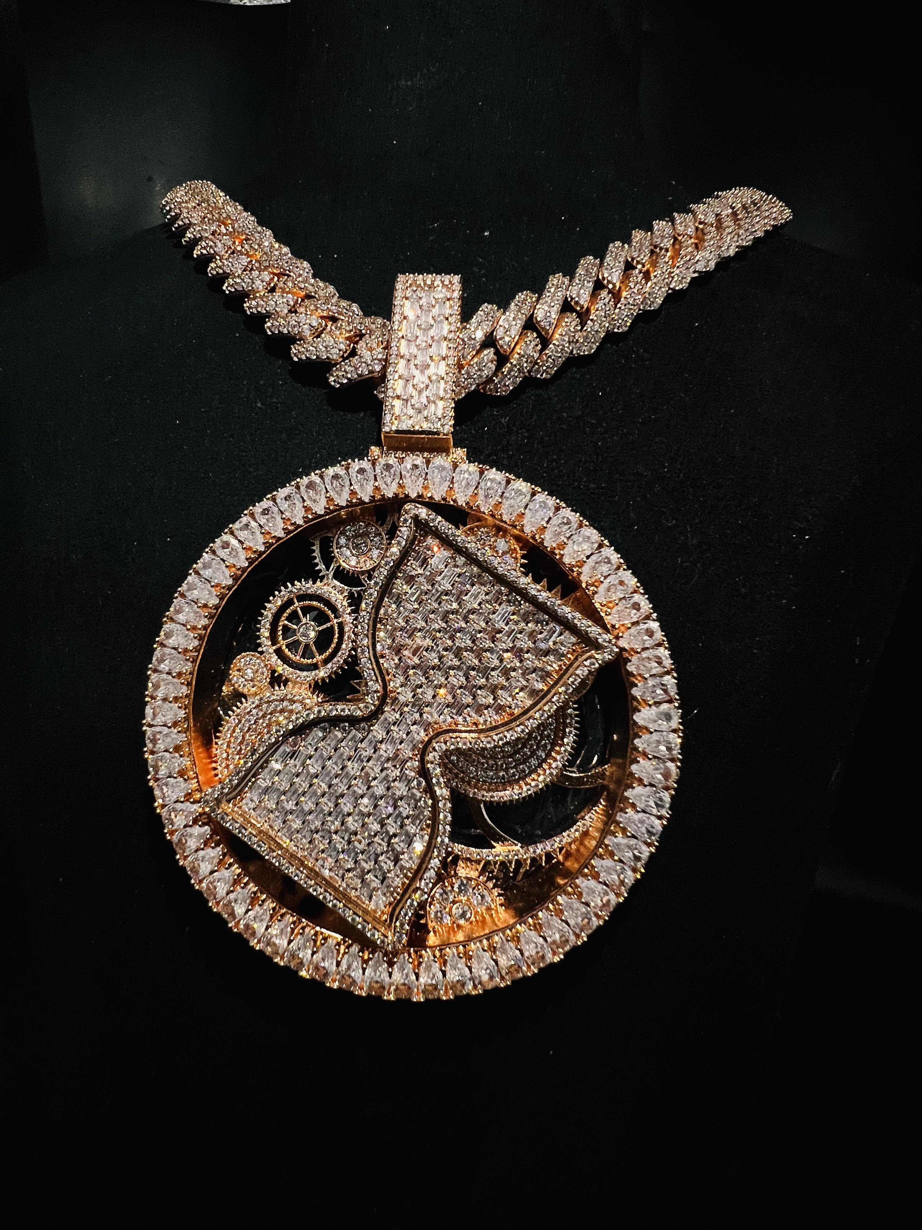 Luxury Rap Singer Customized Hourglass Jewelry VVS High Beauty Quality Rotating Hip Hop Hourglass Iced Personalized Customized Full Diamond Pendant, Valentine's Day Easter Anniversary Gift Jewelry