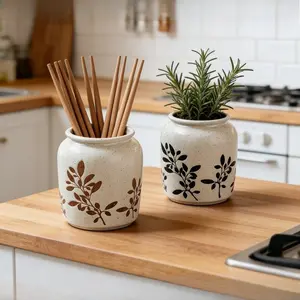 Art Plain Hand-painted Retro Ceramic Storage Tank Desktop Storage Bucket Pen Holder High-value Vase Ornament.