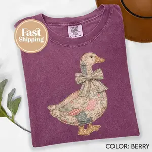 ( FAUX PATCHWORK-PRINT ) Comfort Colors Faux Patchwork Grandmacore Goose T-Shirt, Easter Graphic Tee, Floral Retro Coquette Duck Shirt, Cottagecore Gingham Spring Tee, Graphic Print Shirt Uniex