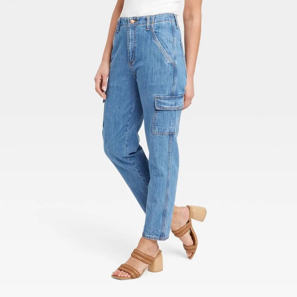 Universal Thread Women's Mid-Rise Distressed Boyfriend Jeans Ankle-Length Relaxed Fit Medium Wash Universal Thread Women's Mid-Rise Distressed Boyfriend Jeans Ankle-Length Relaxed Fit Medium Wash