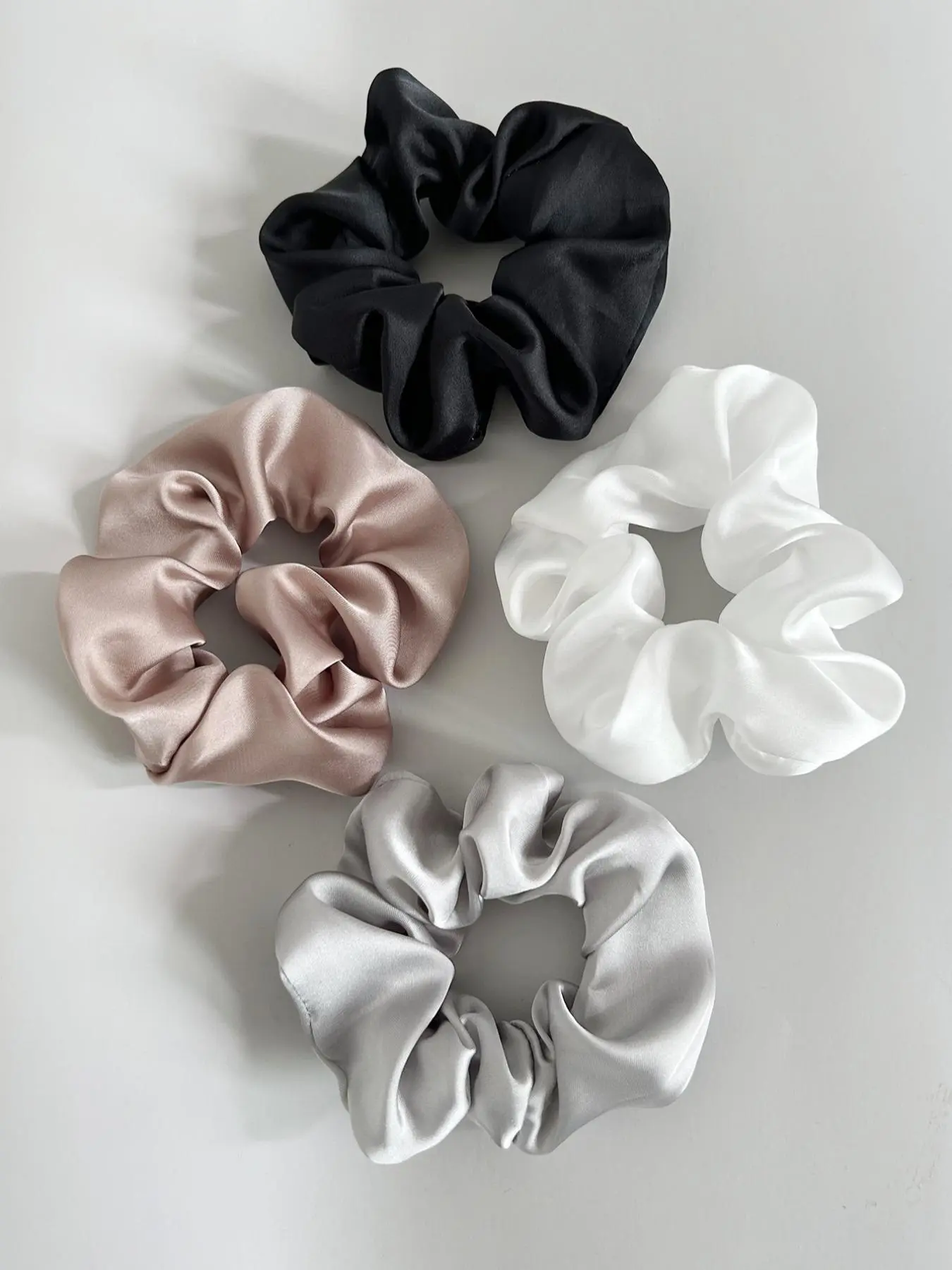 4pcs Women's Simple Plain Polyester Satin Scrunchie, Mixed Color Hair Tie, Casual Daily Hair Accessories, Fashion Accessories For Daily Use, Hair Scrunchies