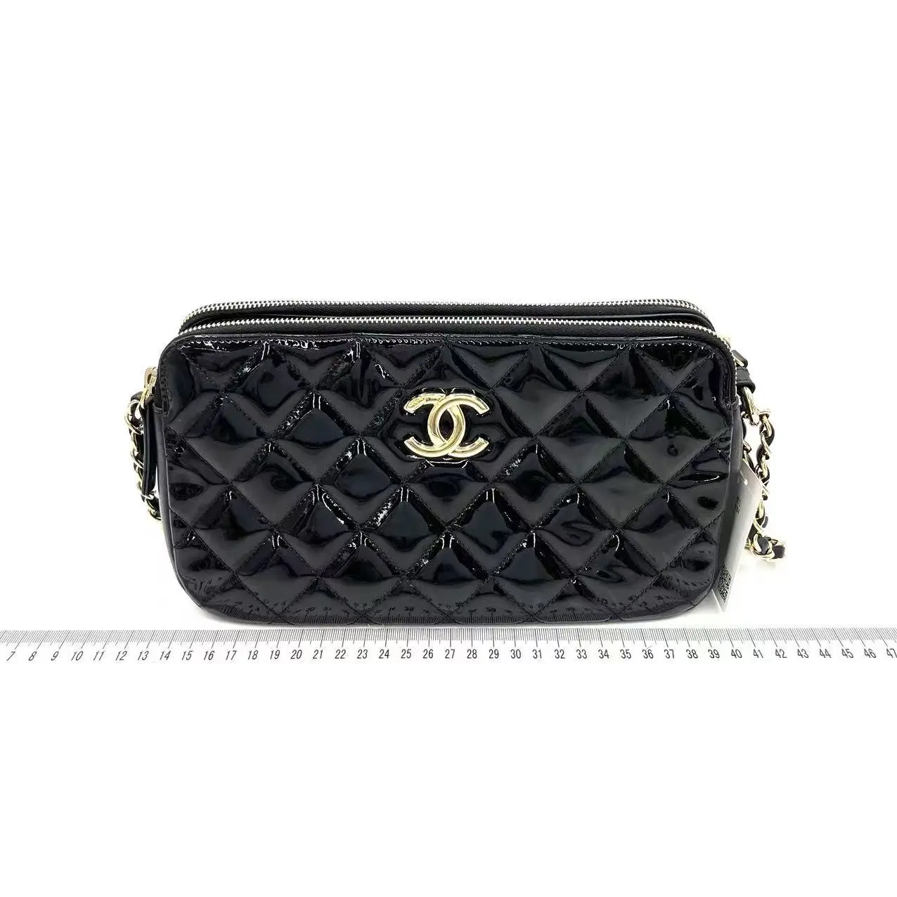 Pre-owned CHANEL leather Crossbody Bags Crossbody Bag, Pre Loved Luxury Handbag for Daily Use
