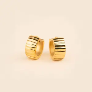 Scalloped Super Chunky Huggie Hoop Earrings Scalloped Super Chunky Huggie Hoop Earrings