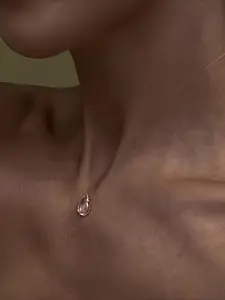 Single Drop Transparent Water Drop Pendant Necklace - Droplet Pendant Necklace, Minimalist Necklace, Minimalist Chain, Dainty Necklace, Simple and Elegant Design, Lightweight and Durable Suitable for Daily Wearing - Women's Fashion Accessories
