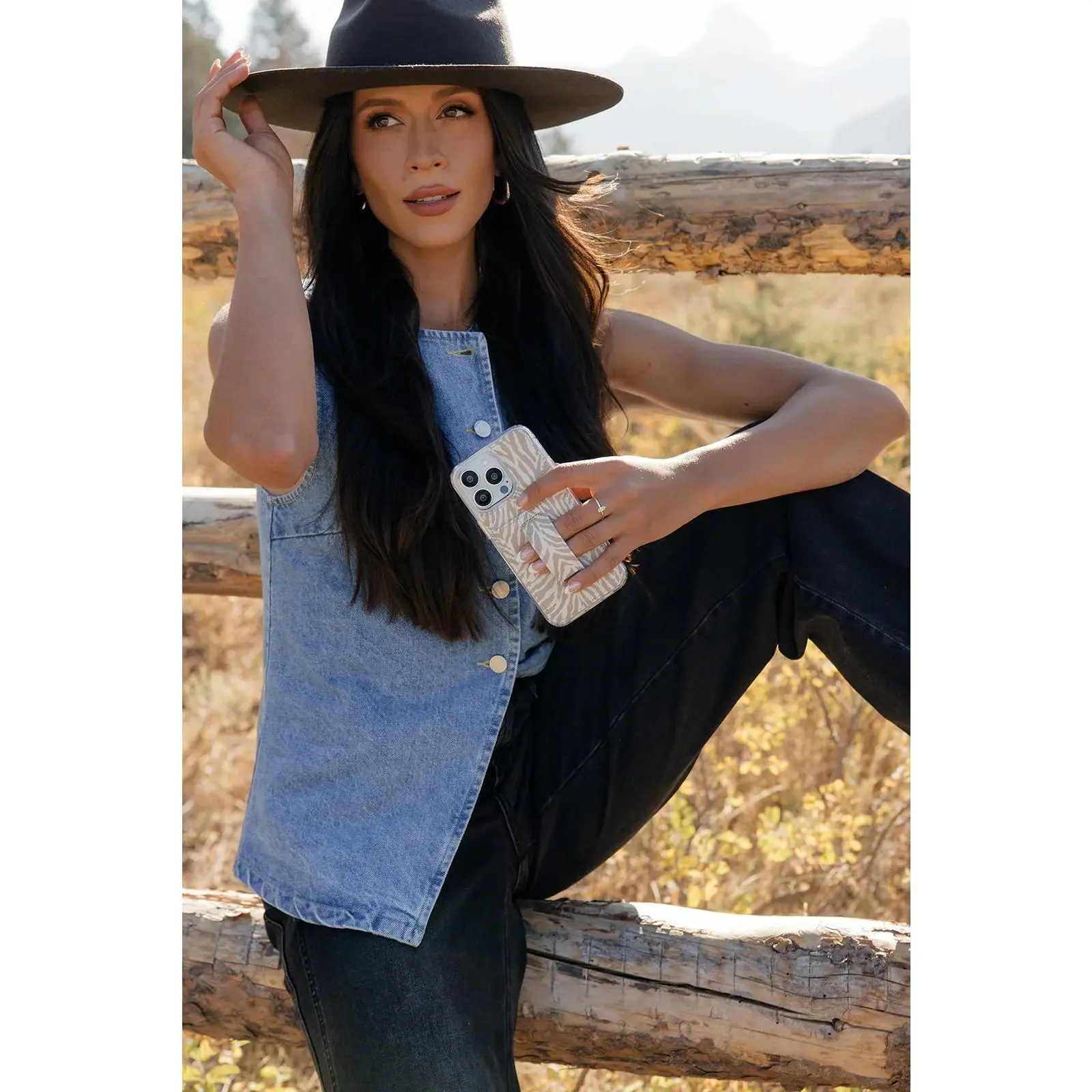 Walli Cases Safari Stripes Phone Case with Wallet and Finger Strap Walli Cases Safari Stripes Phone Case with Wallet and Finger Strap