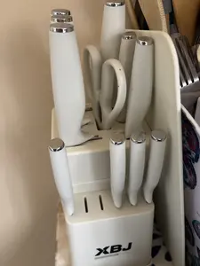Cuchillos blancos