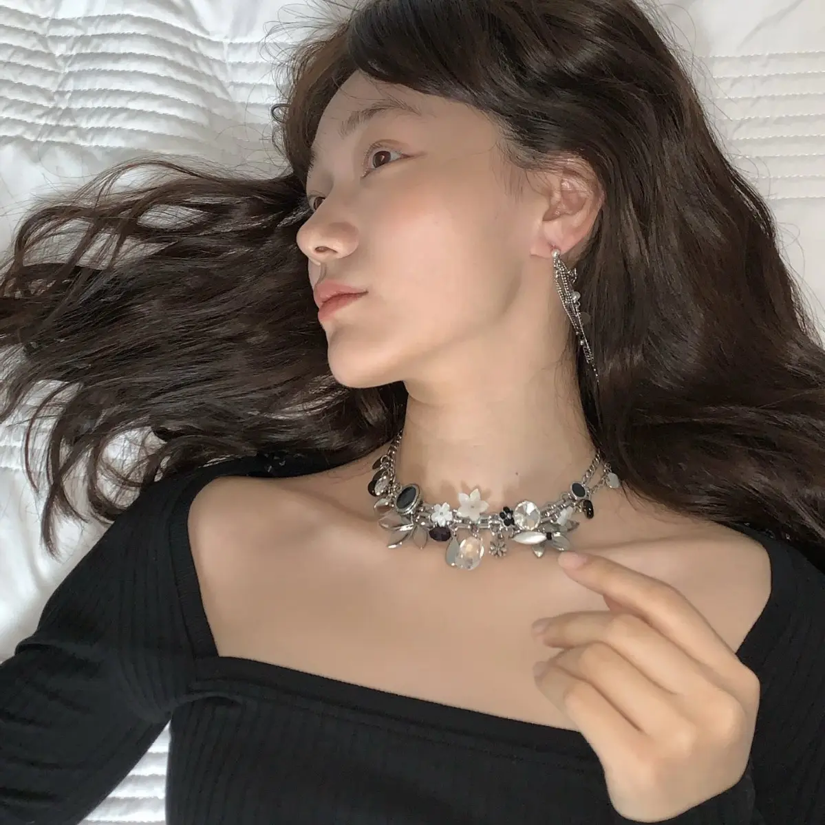 Wild Rose Choker Necklace with Sparkling Crystal Pendant, Elegant Chic Fashion Jewelry for Female Adults, Wild Rose Crystal, Crystal Accents