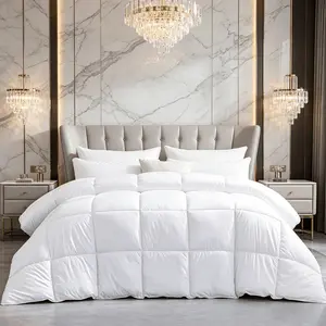 Solid color quilted quilt, filled with 100gsm filling, soft and breathable, suitable for bedrooms, dormitories, households and hotels.