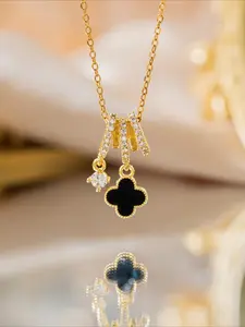 New Four-Leaf Clover Shell, Suitable for Banquets and Holidays, Christmas Gift, Chic Gorgeous Jewelry, Charm Necklace