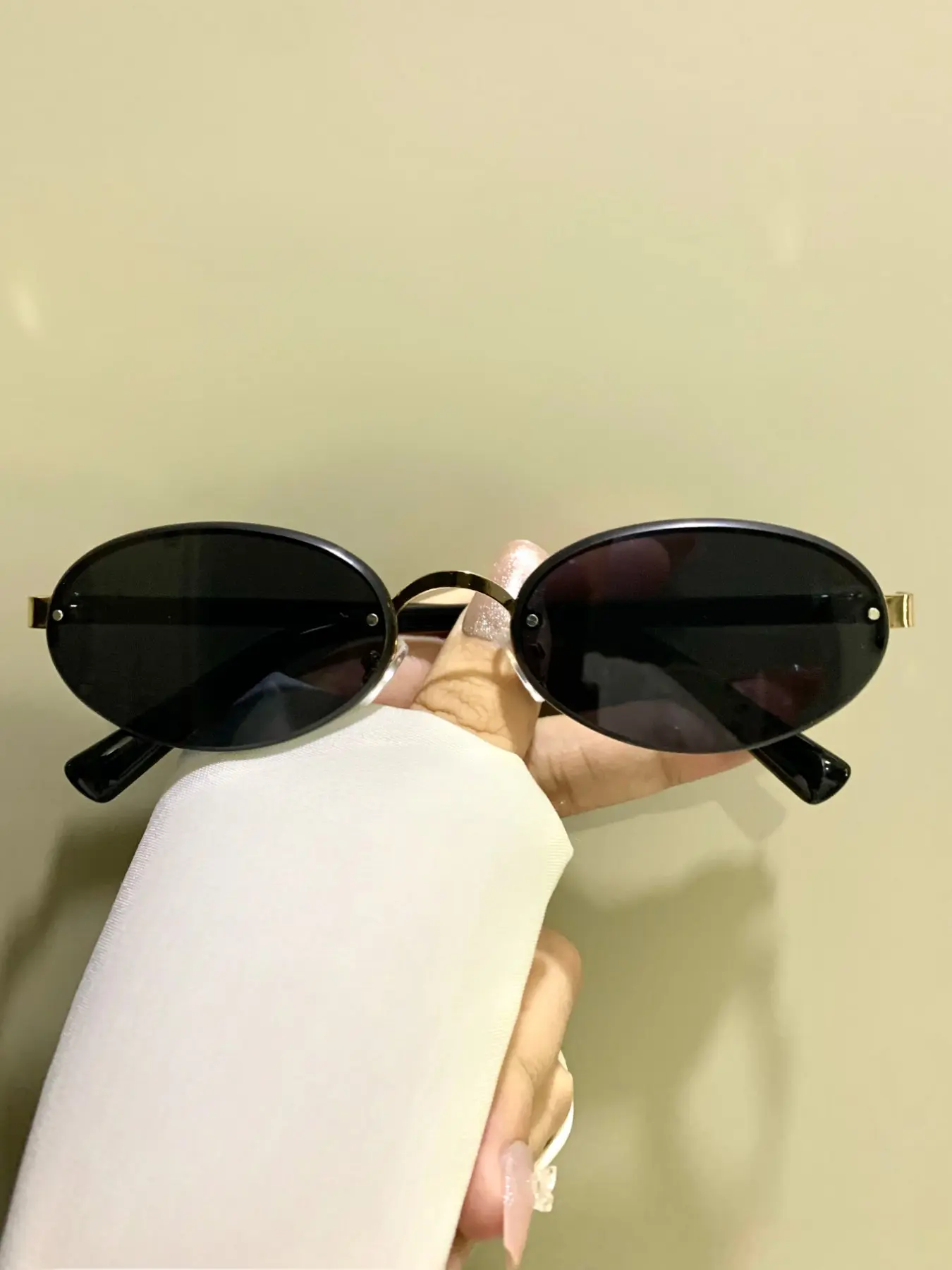 Oval Glasses, Fashionable Retro Trendy Decorative Eyewear for Men and Women, Casual Stylish Glasses, Metal Hinges
