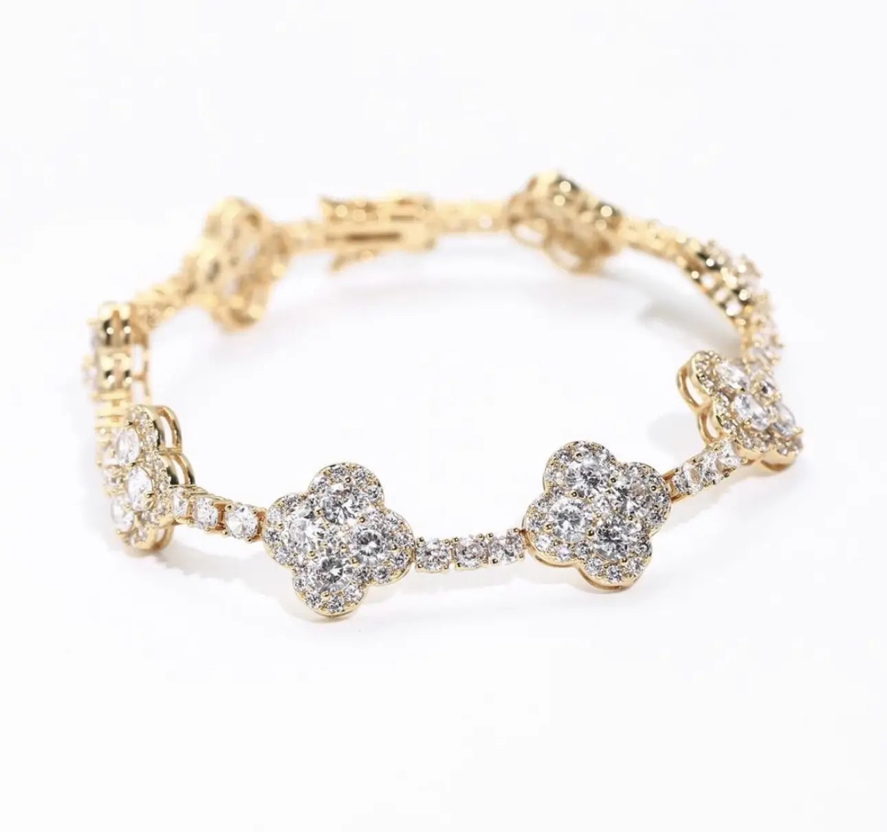 Sazaya Products Clover Crystal Bracelet for Women – 8 Inch (20 cm) Gold Tone Link Bracelet with Sparkling Crystal Accents, Elegant Fashion Jewelry for Everyday Wear, Parties & Gift Giving