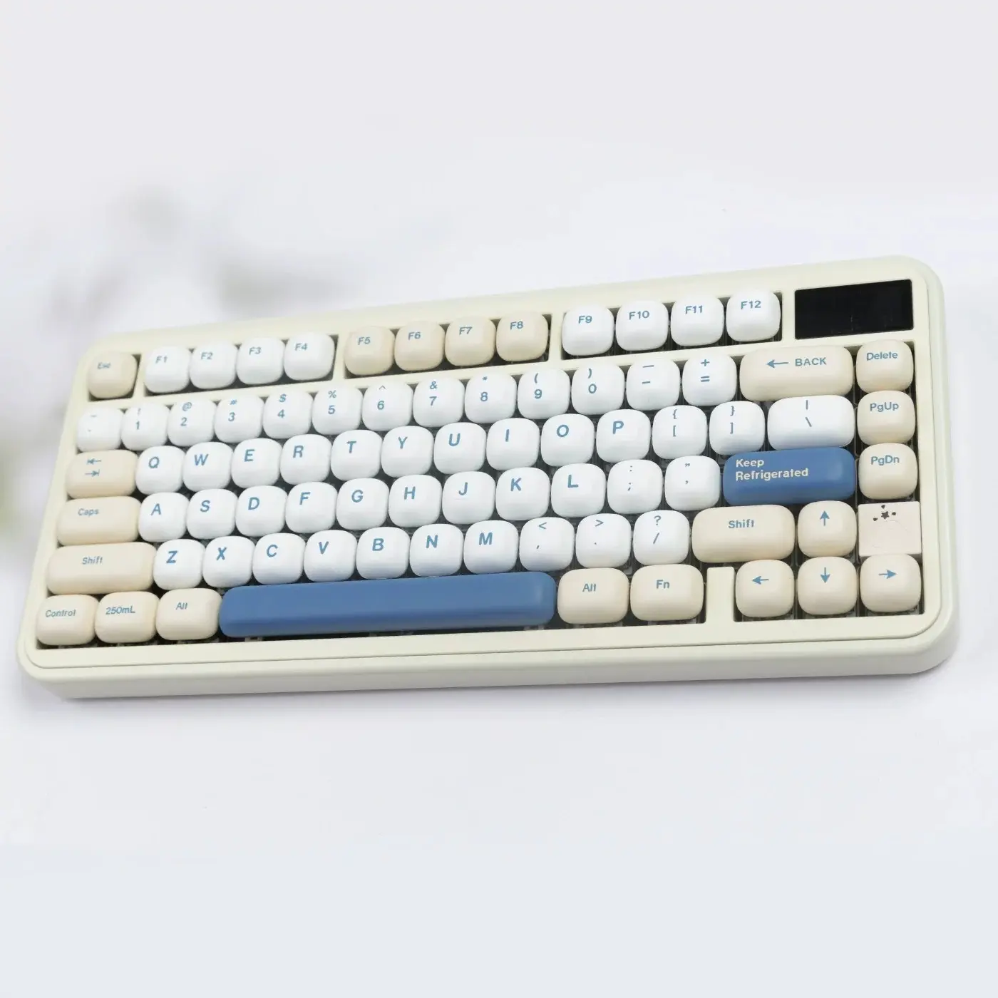138 Key Soy Milk Theme Pbt Keycaps, Dye Sublimation Process, Mog Profile, Compatible with Mx Axes, for 61/64/68/87/96/104/108 Keyboards