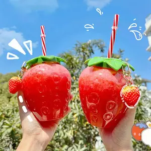 500Ml Summer Cute Strawberry Straw Water Bottle Cartoon Food Grade PP Wide Application Milk Coffee Straw Cup Drinkware Plastic Tumbler
