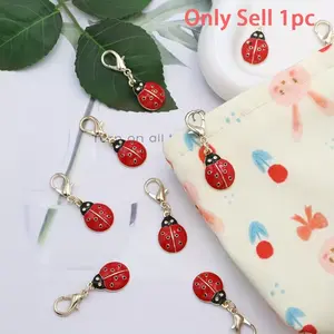 1PC Inspirational Ladybug Keychain, Trendy Cute Keychain, Cute Miniature Bug Charms with Lobster Clasp, Animal Keychain Ladybug Pendants for Bag Accessories, Phone Case Decorations, /Holiday Gifts