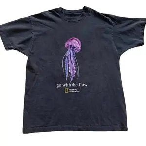 National Geographic jellyfish graphic Baby Tee , National Geographic jellyfish T-shirt , Y2k Tops, Woman Clothes Women's  Girl Baby Tee,Summer Outfit, Girl Baby Tee, Gift For Her, Outfits