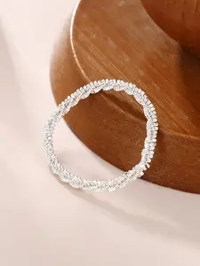 The sparkling plain ring with a cool and minimalist Milky Way chain ring is suitable for daily wear, vacation dates, and other occasions. It is also a surprising and exquisite small gift. Adjustable rings