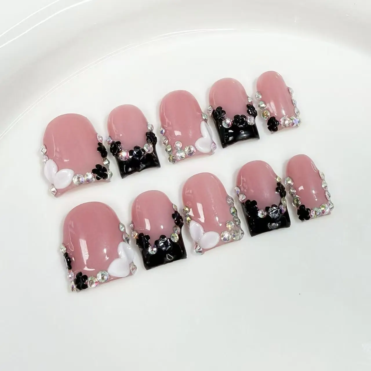 10pcs Sweet and cool girl style, hand-painted three-dimensional patterns, dazzling chain and diamonds handmade Square Fake Nails, Glitter nails, Nail Art Design, Ideal for music festivals, concerts, bar parties