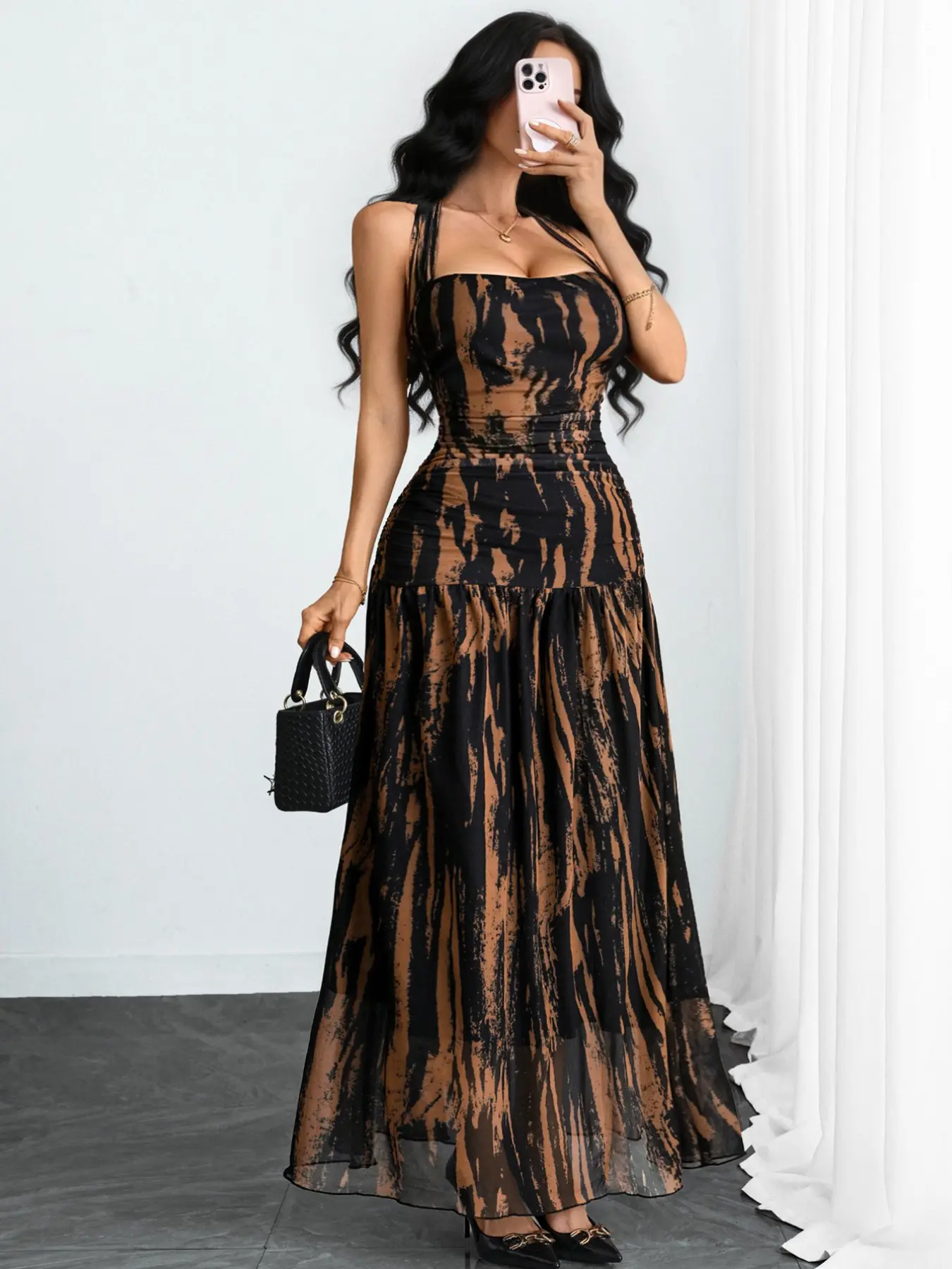 French Sexy Casual Vacation Wild Print Statement Long Dress, Modern Halter Backless Sleeveless Slim Fit Pleated A-Line Dress, Elegant Classy Flattering Flowy Maxi Dress for Women, Backless Party Dress, Dresses For Party, Womenswear