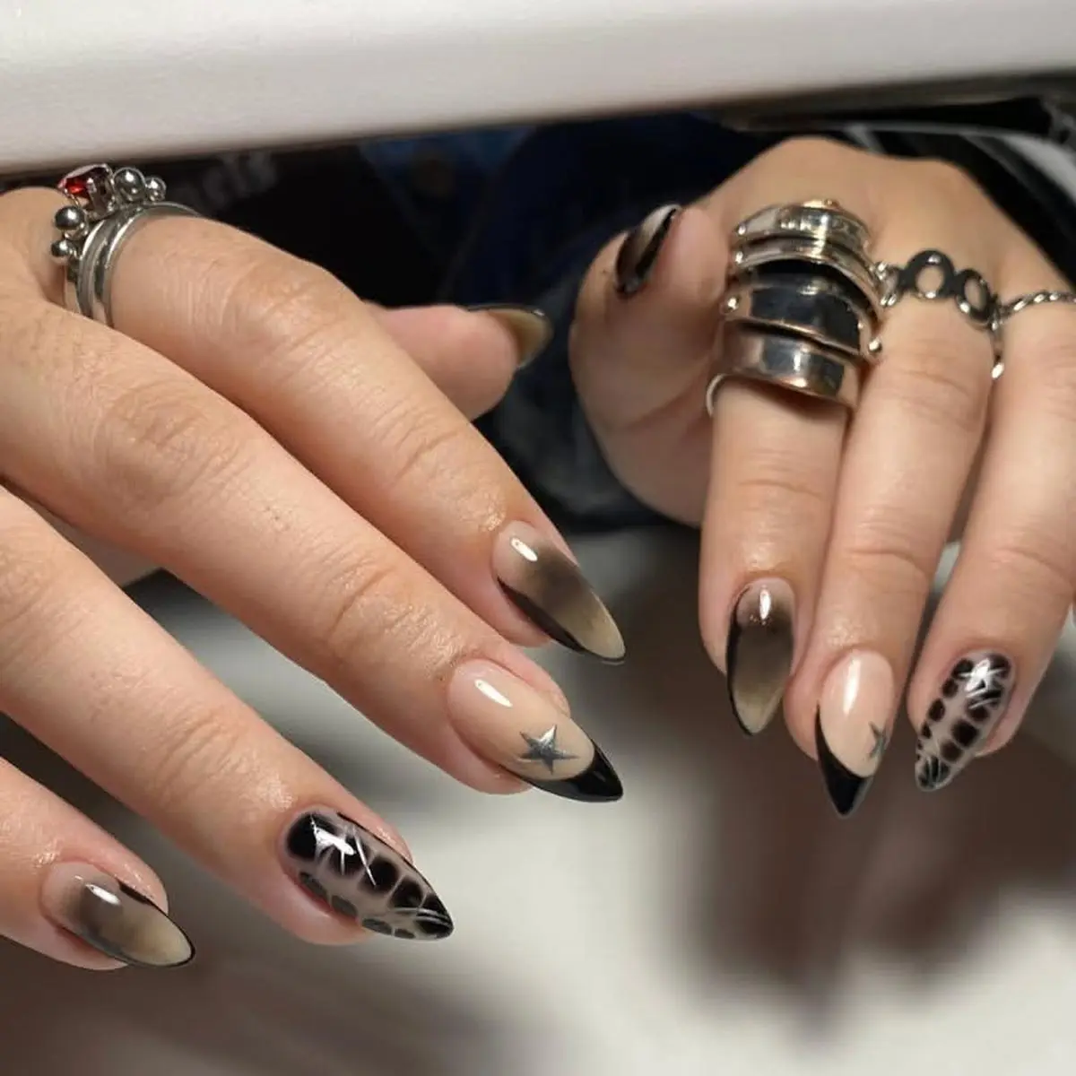 24 pieces of long almond shaped wearing nail with black border French nail art piece silver star black blending removable fake nail patch Almond Nails French Tips Nails