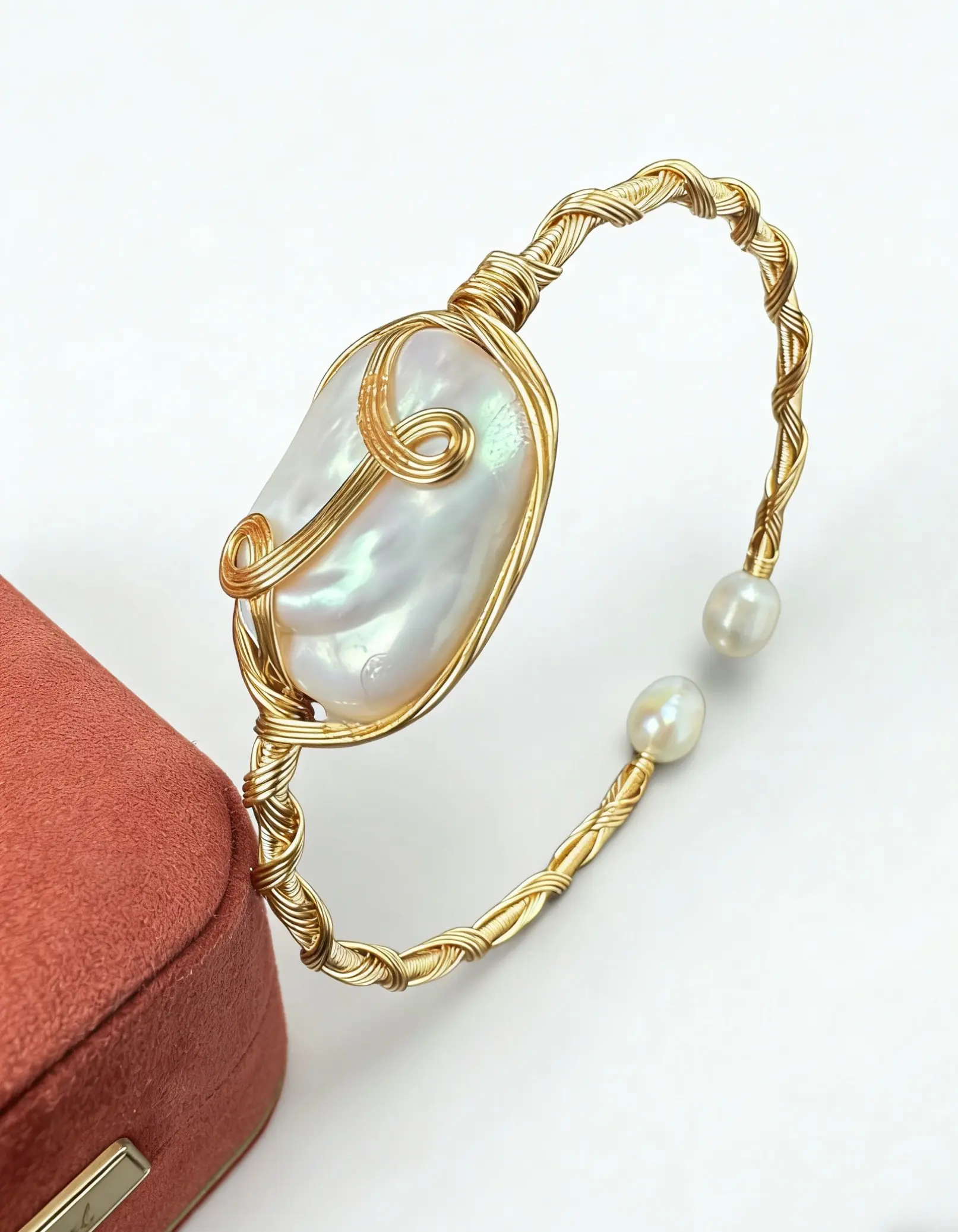 【Clearance Sale】Handmade wire wrapped bangle Freshwater Pearl bangle - Niche Unique Design for Daily Commute | Daily Match|modern elegant|Gift Box Included| Daily Wear & Gift Idea | Premium Gift Box |Wire-Wrapped bangle|
