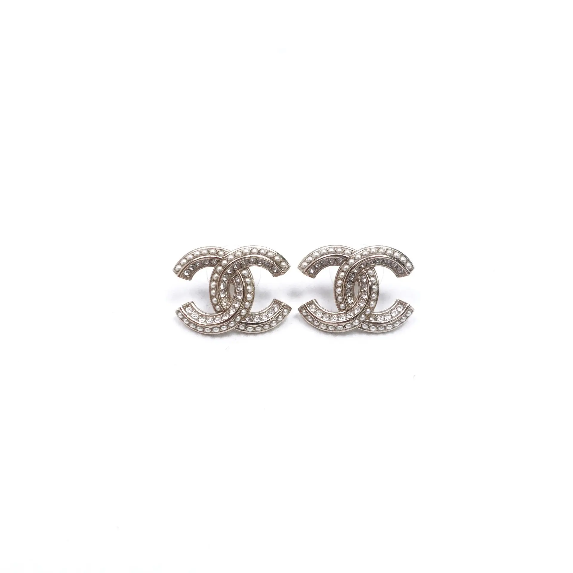 Pre-owned CHANEL Silver Tone CC Crystal Earrings T10425674