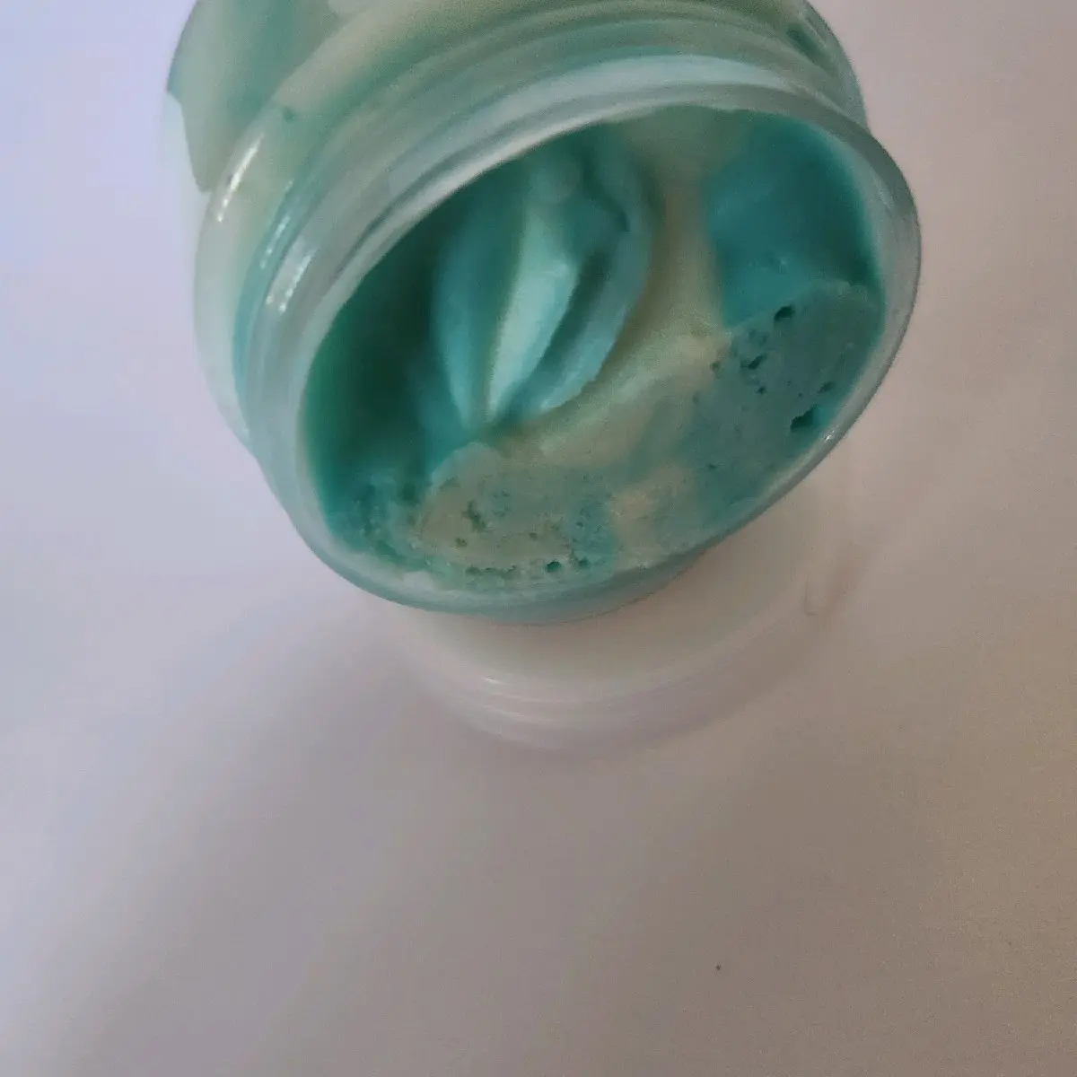 baby powder scent