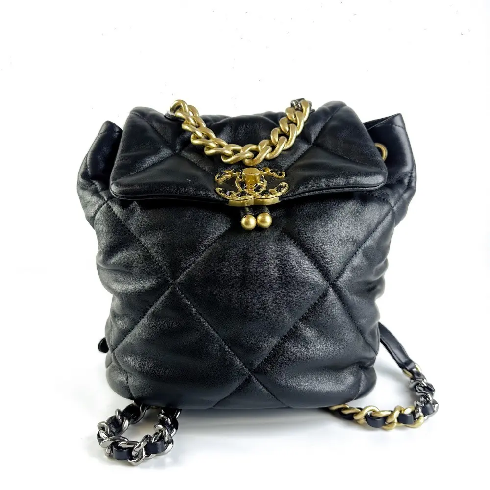 Pre-owned CHANEL 19 Backpack Classic Leather Bag, Fashionable Quilted Messenger Bag, Style 875