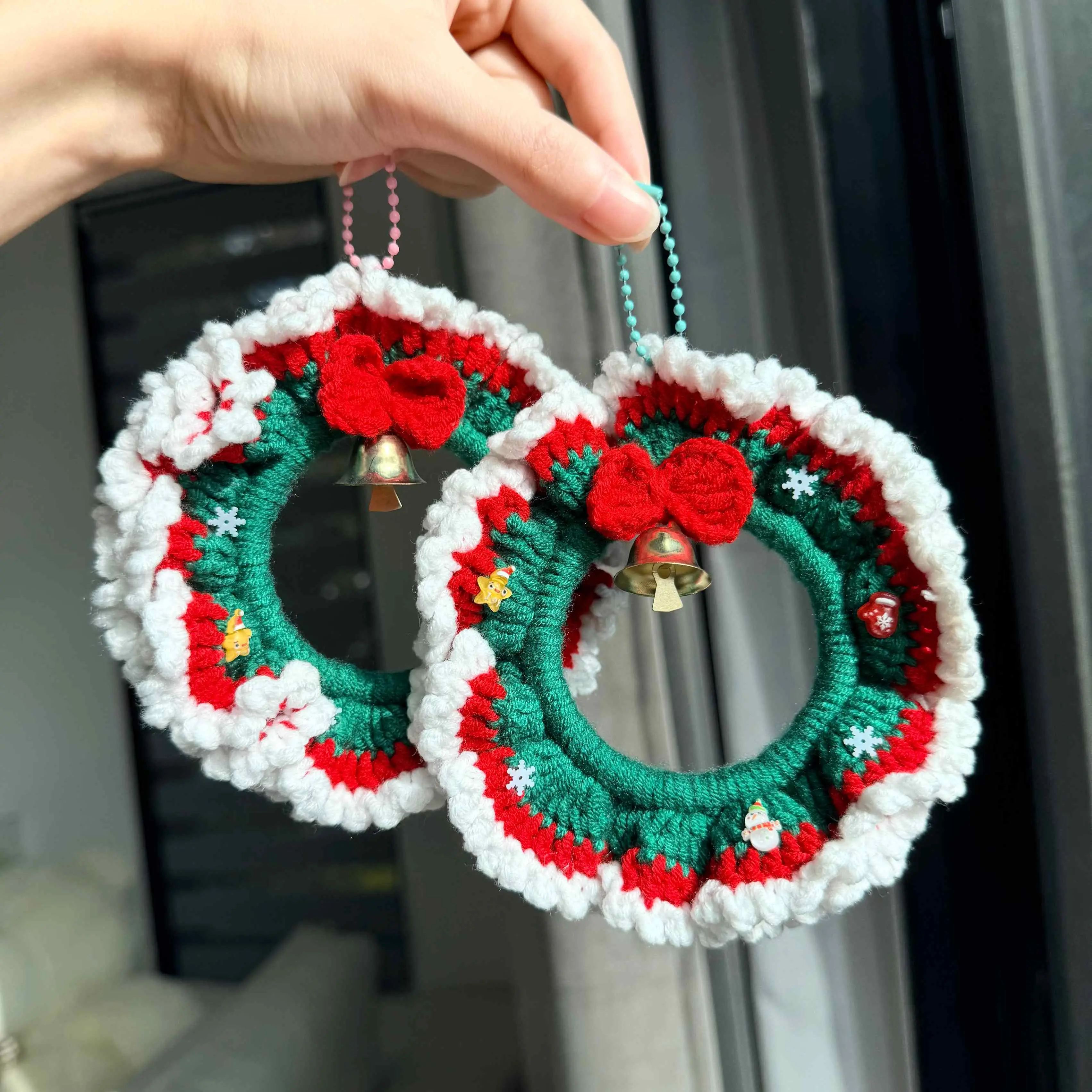 Crochet Christmas Wreath Ornament with Bell