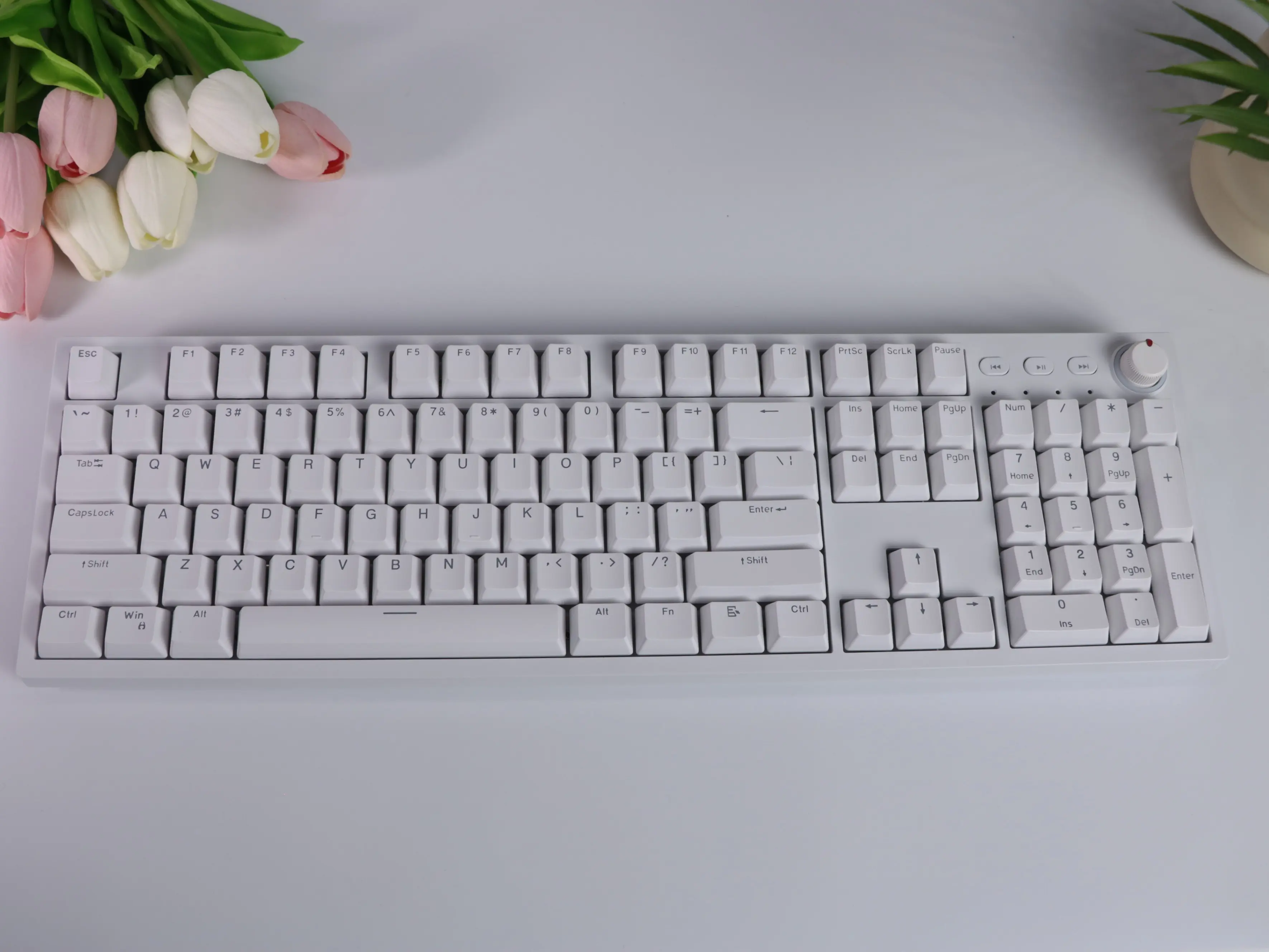 Standard Size 104-Key Hot-Swappable Mechanical Keyboard with 104-Key Layout, Ideal for Gamers/Typists - White