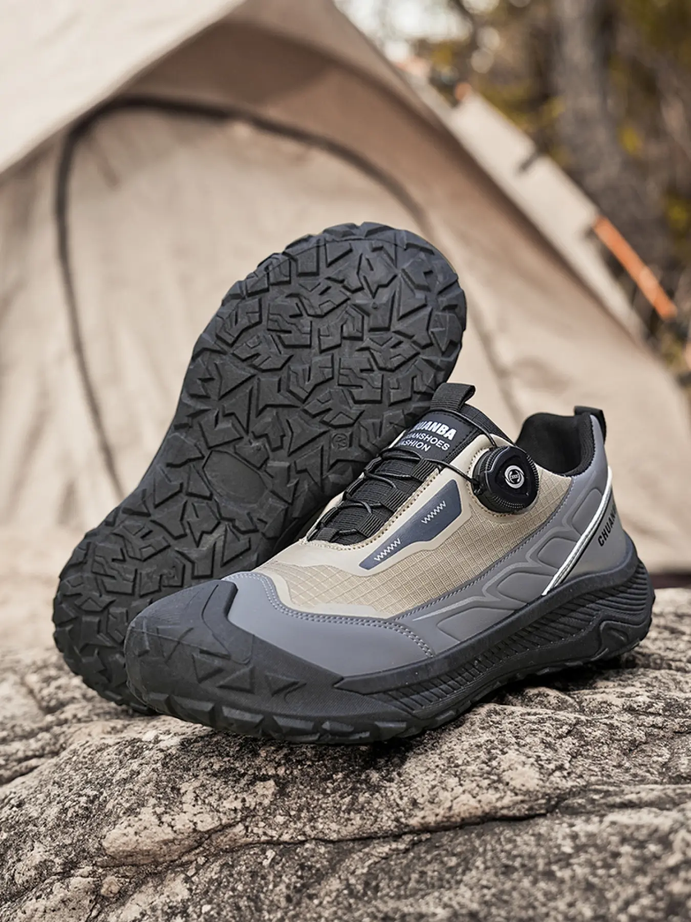 Men Rotary Buckle High Top Hiking Boots Hiking Footwear Waterproof Non Slip Durable Outdoor Trekking Shoes Hiking Style Shoes Wear Resistant Mountain Climbing Sneakers