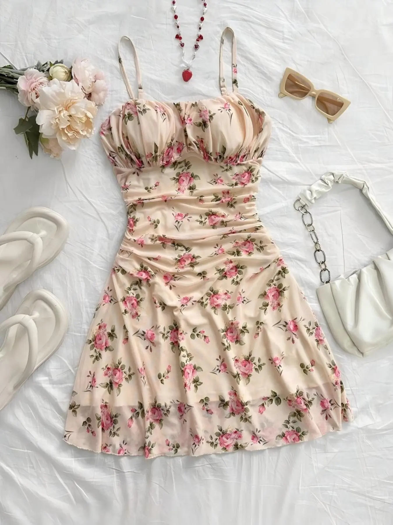 Spring Summer Fashion Lightweight Fabric Dress, Women's Floral Print Romantic Casual Aesthetics Style Fitted A-Line Mini Dress with Straps, Perfect for Party, Date, Evening, Valentine's Day, Easter, Carnival