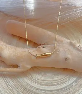 Gold Fish Necklace, Minimalist Ocean Animal Pendant Necklace for Women, Dainty Marine Jewelry, Cute Beach Necklace Gift