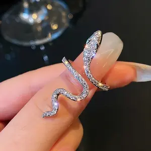 1 Piece Fashion Wrap Ring, Trendy Snake Design, Silver Plated with Shiny Zircon Inlay, Suitable for Men and Women, Matches Daily Outfits and Party Accessories