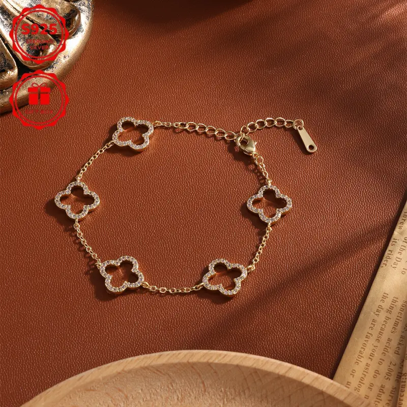 S925 Sterling Silver Minimalist New Hollow Four Leaf Clover Creative Bracelet, Fashionable Ladies' Jewelry, Daily Versatile High-end Feeling Shiny Dazzling Niche Elegant Jewelry