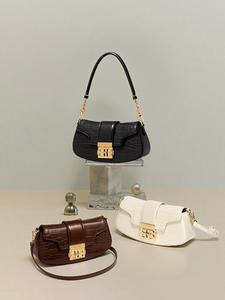 JELLYTOYBOY Croc-Embossed Shake Bag - Adjustable Chain, Can Be Worn as Shoulder/Crossbody Bag, A Stylish Black Friday Pick