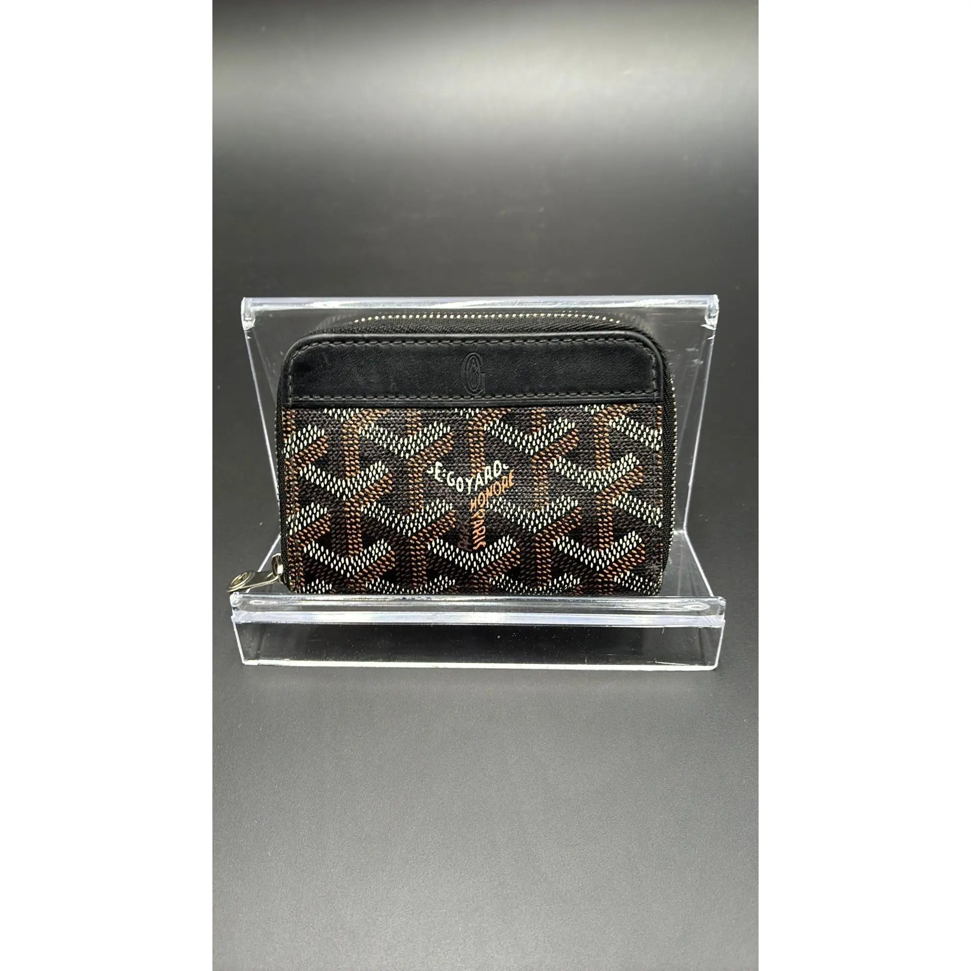 Pre-owned Leather Luxury Bags & Accessories Goyard Zippy Coin Card Holder, Black Date Code: 20180. Entrupy ID: YM64Q7H.