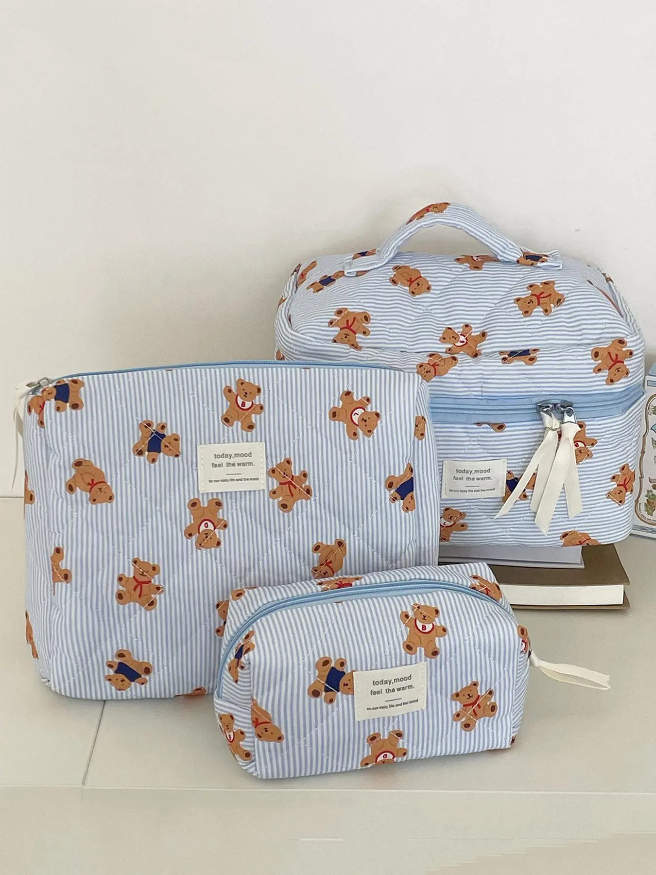 Cute Cartoon Bear Pattern Makeup Bags Set, 3 Counts Portable Cosmetic Organizer Pouch, Zipper Makeup Bag, Handheld Cosmetic Pouch, Beauty Storage Pouch, Versatile Storage Bag for Travel, Vacation and School Use