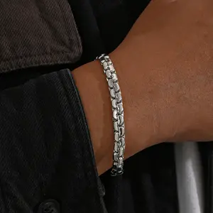 Fashionable square bracelet, hip-hop European and American style simple stainless steel men's bracelet, suitable for daily life, gatherings, parties