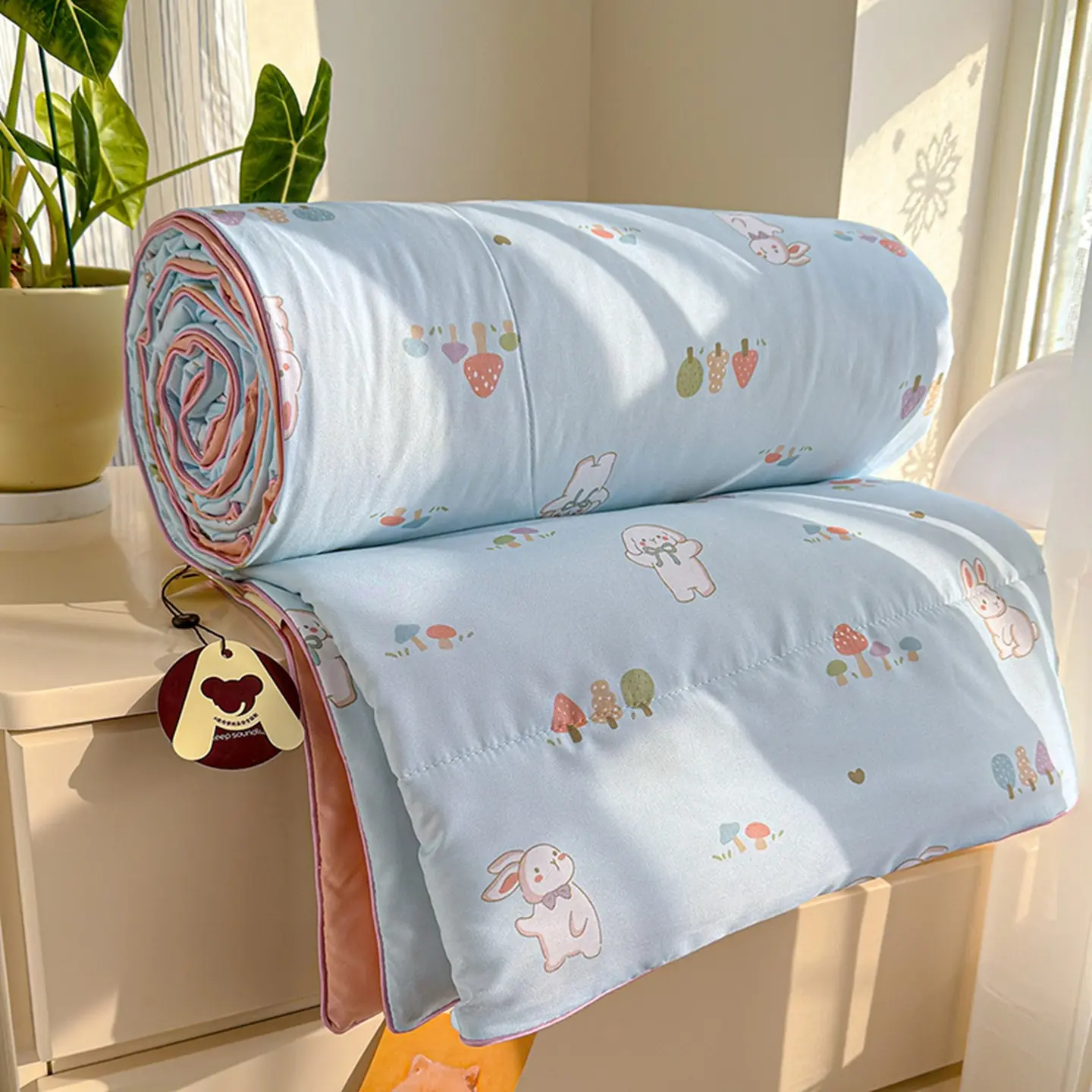1pcs Mushroom Rabbit Print Summer Quilt—an ultra-soft, skin-friendly air-conditioning quilt, Soft Lightweight Printed Quilts, perfect for use in summer bedrooms, offices, and living rooms. Enjoy a comfortable night’s sleep with this lightweight quilt.