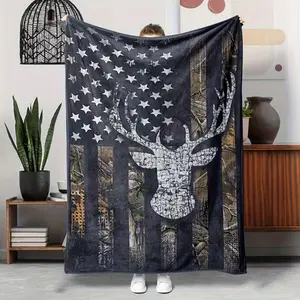 Soft Funny Throw Blanket Manta Acogedora con Cabeza de Ciervo y Bandera Americana - Suave, Cálida y Cómoda para Sofá, Cama, Oficina - Regalo Perfecto para Navidad y Halloween