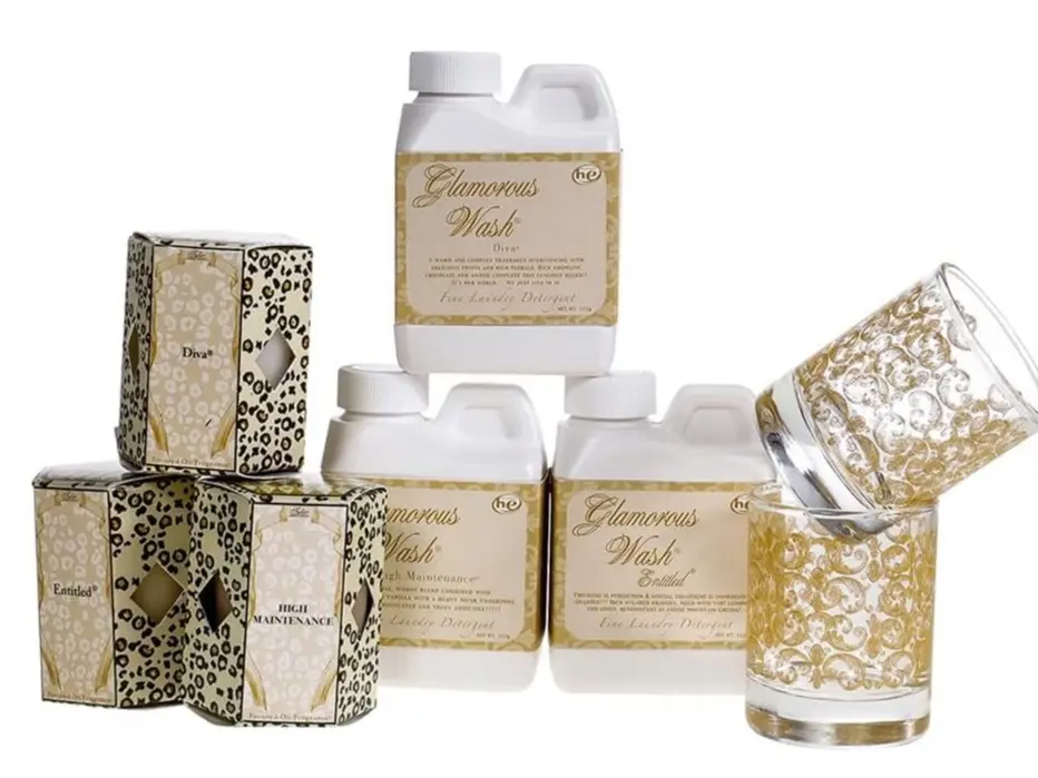 Glamorous Gift Set with Laundry Wash and Votives Glamorous Gift Set with Laundry Wash and Votives