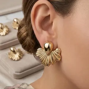 Beautiful earrings for you!