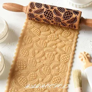 1pc Pinecone Embossed Wooden Rolling Pin for Baking, Deep Engraved Christmas  Cookie Cutter For Baking Embossed Cookies,Cute Kitchen Decor DIY Tool for Adults, birthday gift women,Suitable as a Christmas, Thanksgiving, Mother's Day, or party gift
